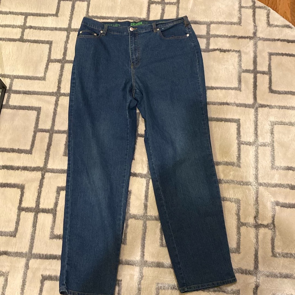 Avenue Denim Lite High Rise Straight Leg Blue Jeans Size 18t